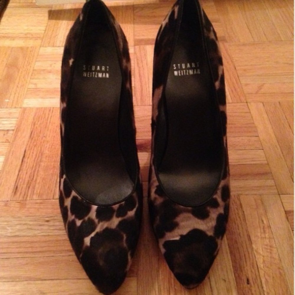 Stuart Weitzman dagger Leopard Print Calf Hair Pump
